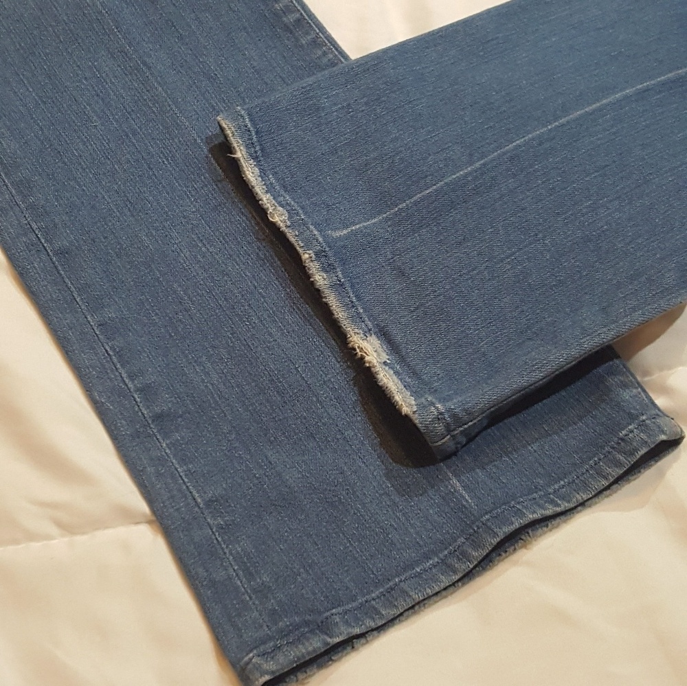 7 For All Mankind - Picture 3 of 6